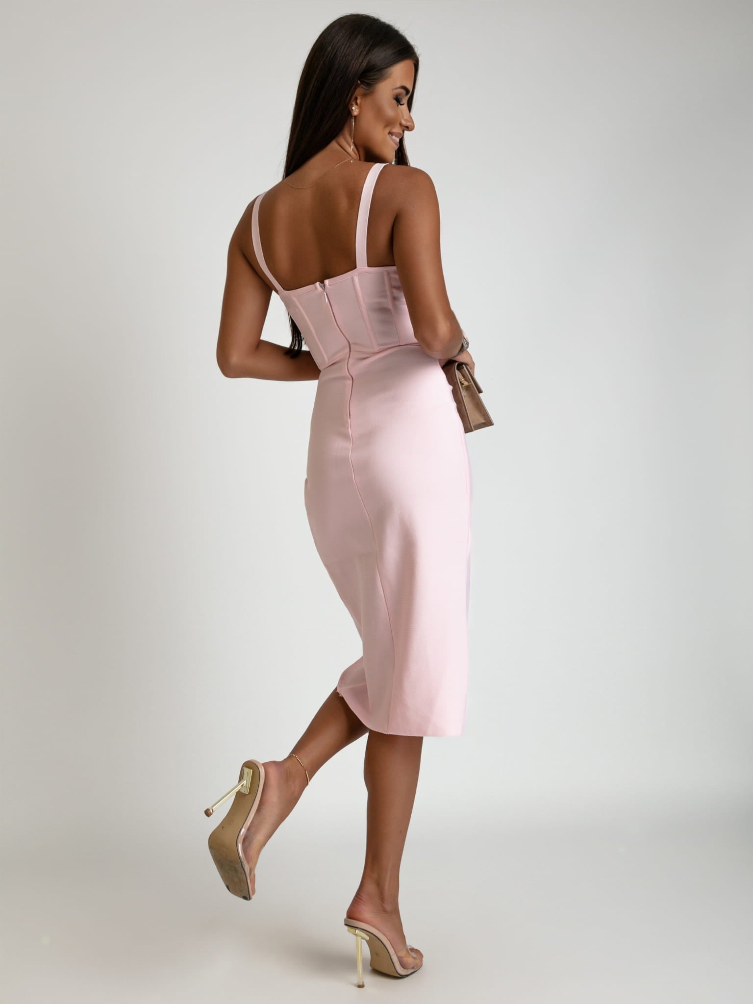 Elegancka Sukienka Midi Premium